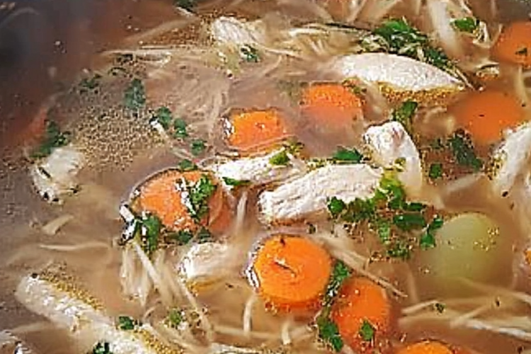 Hühnersuppe maken